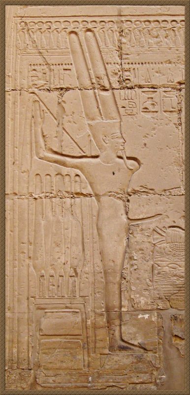 Min in Luxor temple Zolakoma flickr